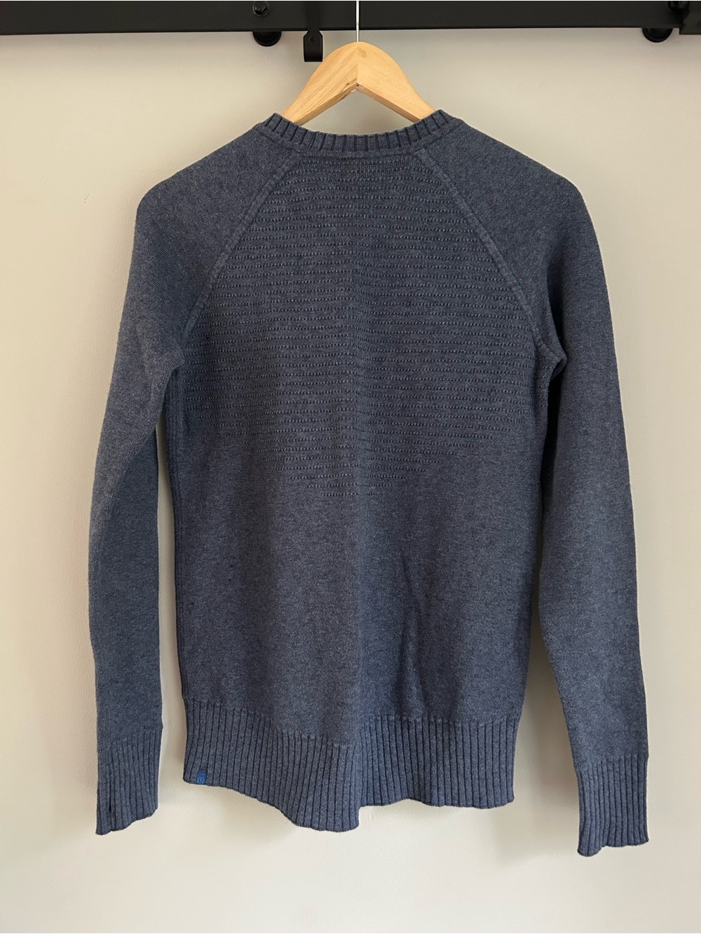 Lulu Still Lotus Long Sleeve Crew Cotton Blend Reversible Sweater Size 8